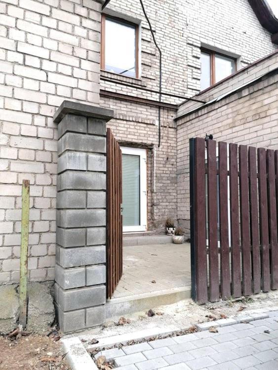 Groundfloor Apartment On The Green Hill Каунас Экстерьер фото